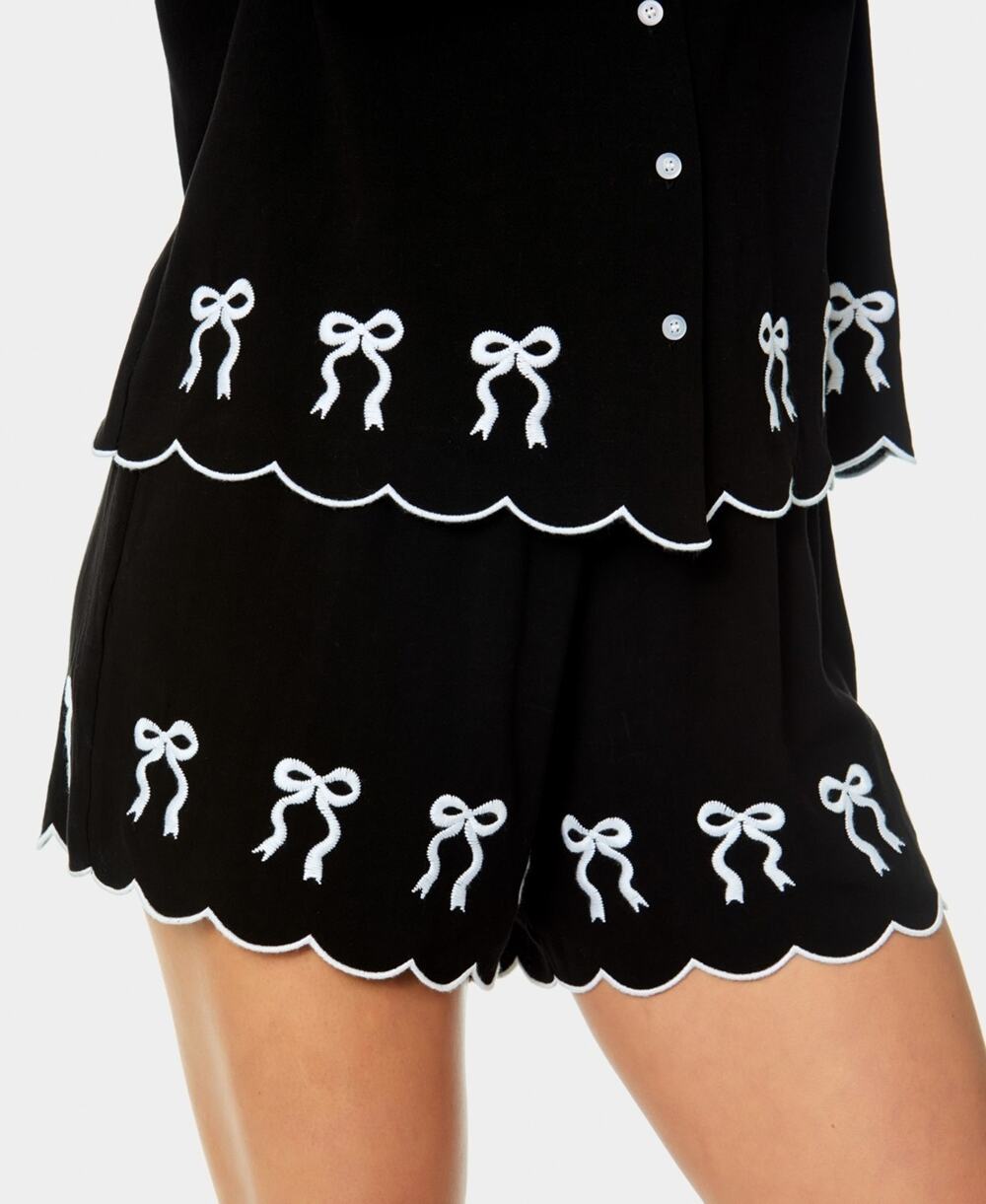 CeCe Women's Scalloped Embroidery Cover-Up Shorts Black Size M 1489